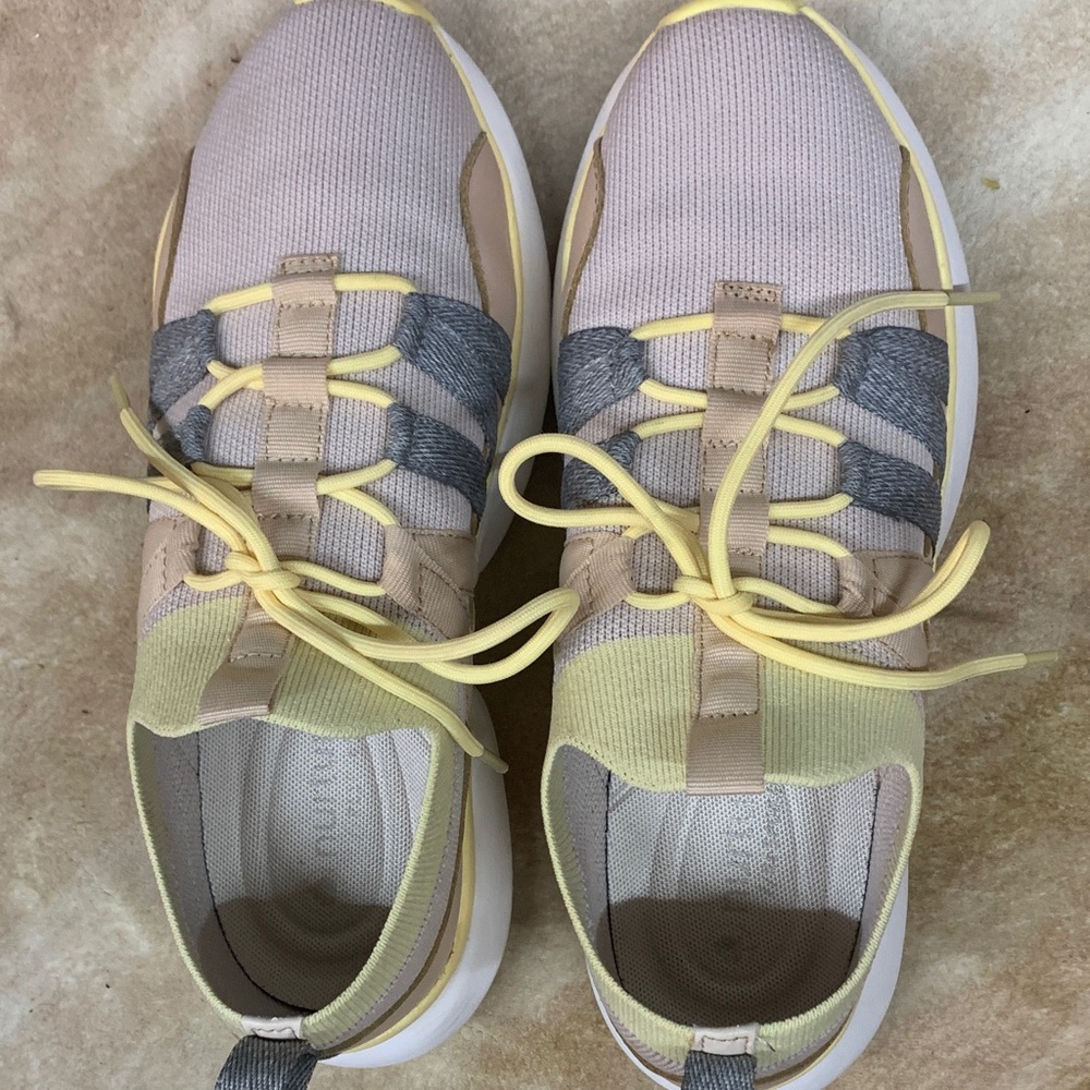 Stylish Nurture by Lamaze Beige and Yellow Sneakers